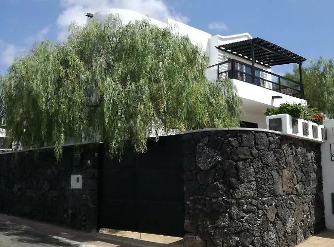 Sorondongo & Garden Villa