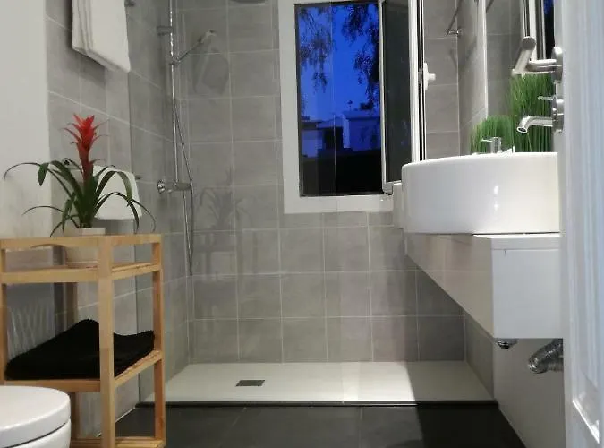 Sorondongo & Garden Вилла *